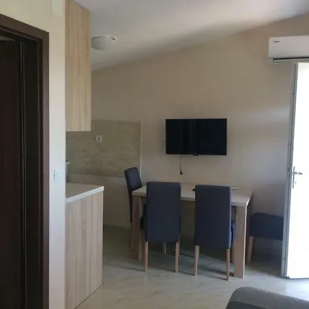 Marica * Brodarica (Sibenik-Knin)