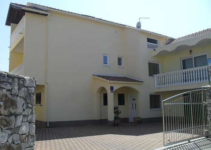 Marica アパート ブロダリツァ